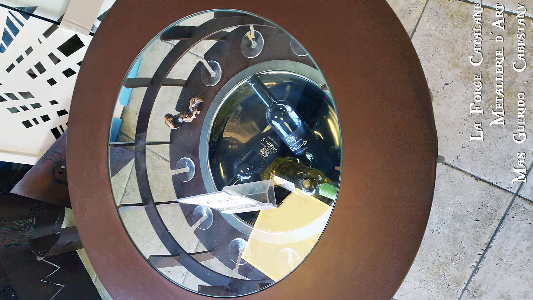 detail tonneau vin revisite forge catalane.jpg